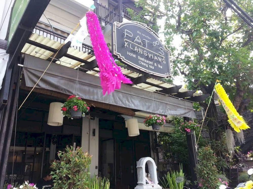Oyo 391 Pat'S Klangviang Guesthouse Chiang Mai Extérieur photo